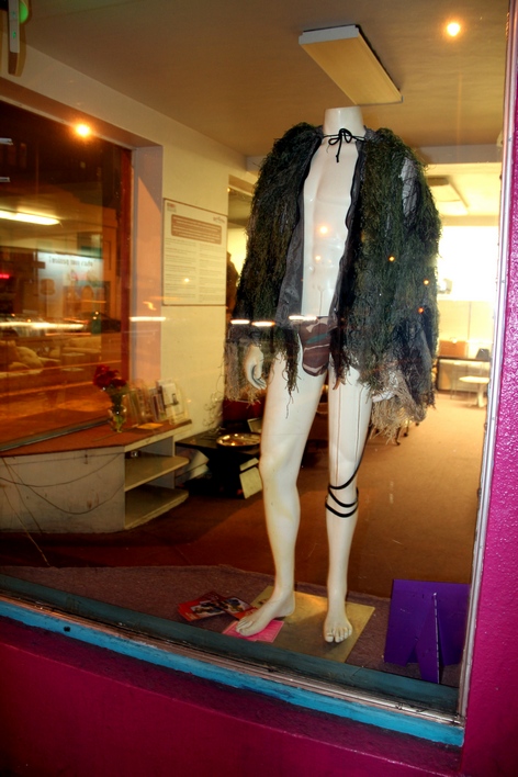 ���-���������